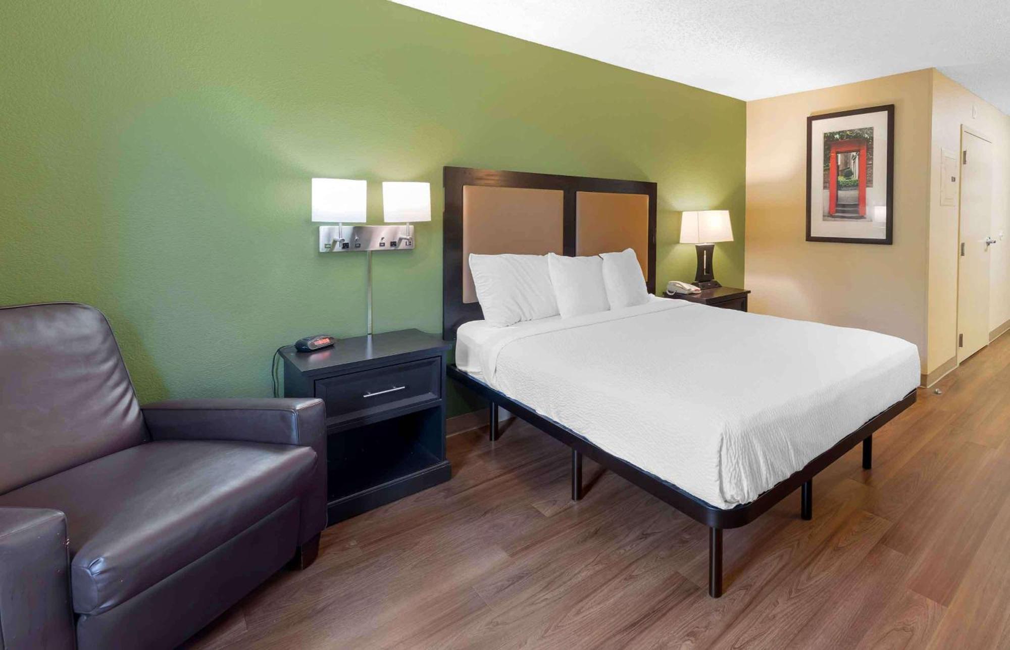 Extended Stay America Select Suites - Atlanta - Perimeter - Hammond Drive Санди Спрингс Екстериор снимка