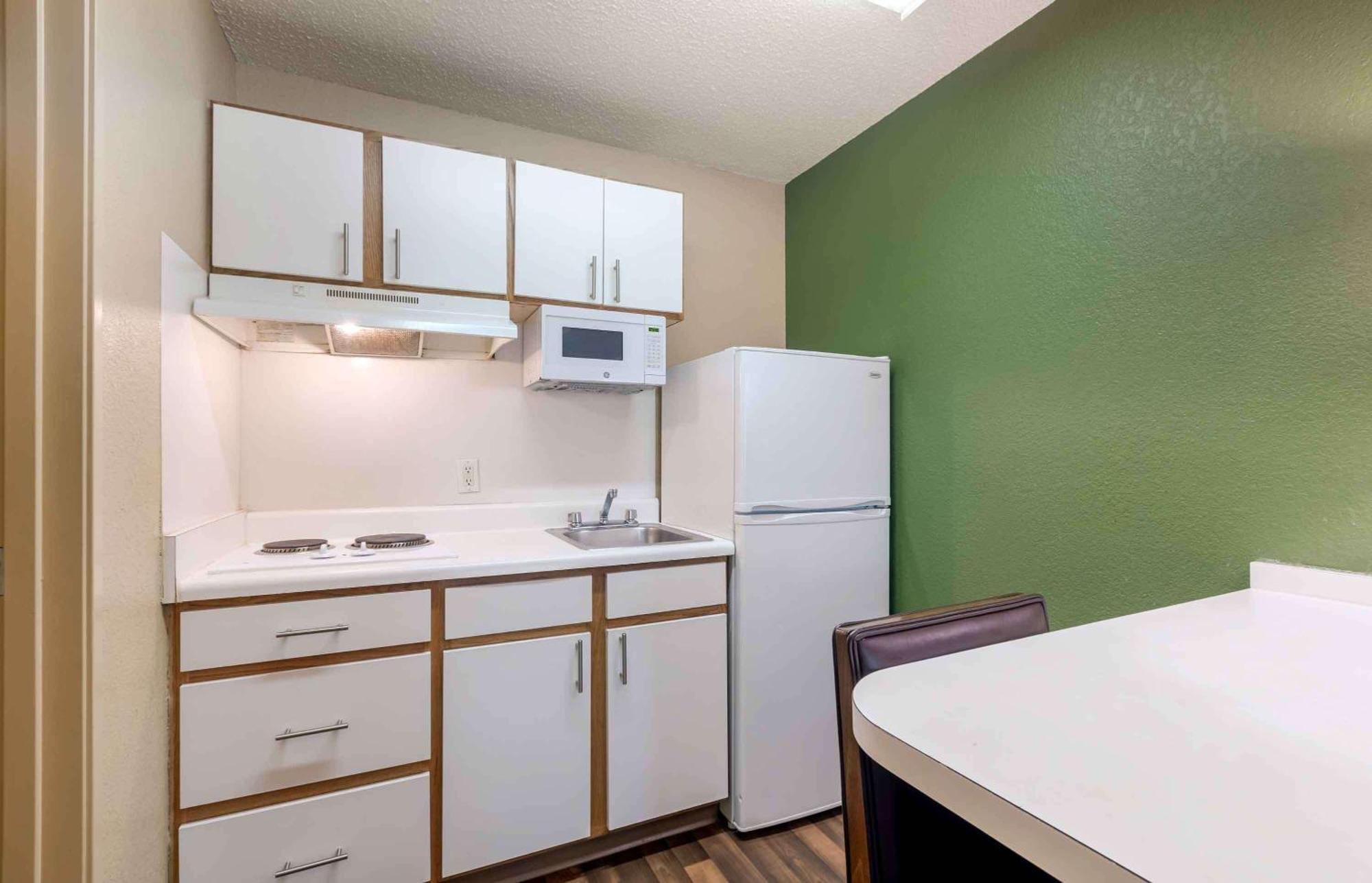 Extended Stay America Select Suites - Atlanta - Perimeter - Hammond Drive Санди Спрингс Екстериор снимка