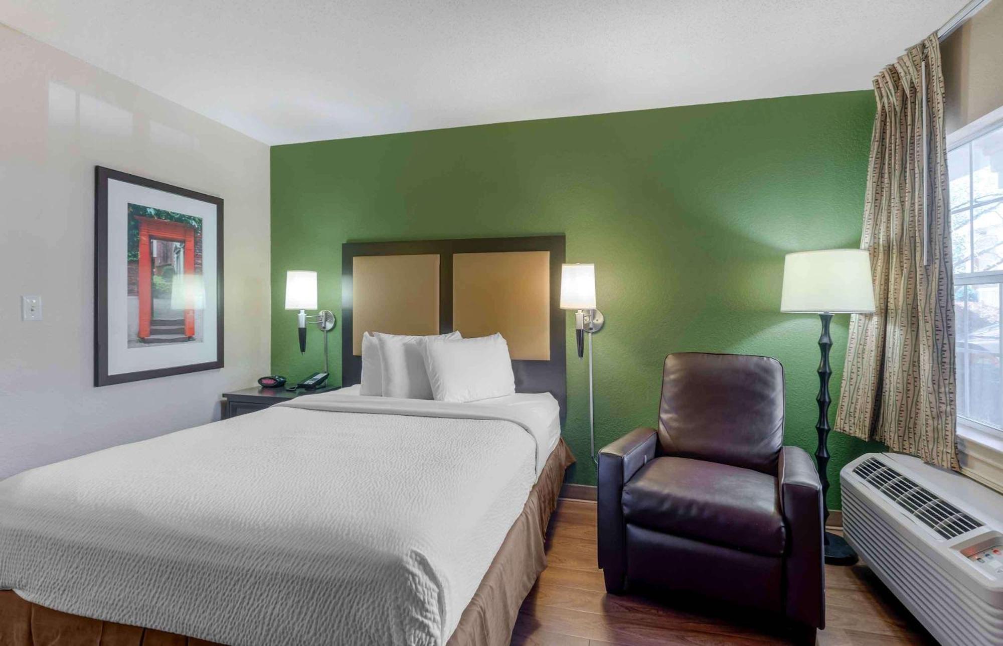 Extended Stay America Select Suites - Atlanta - Perimeter - Hammond Drive Санди Спрингс Екстериор снимка